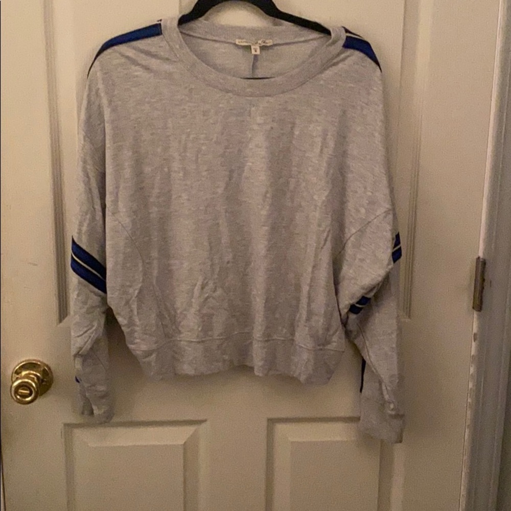 Crewneck - Picture 1 of 4